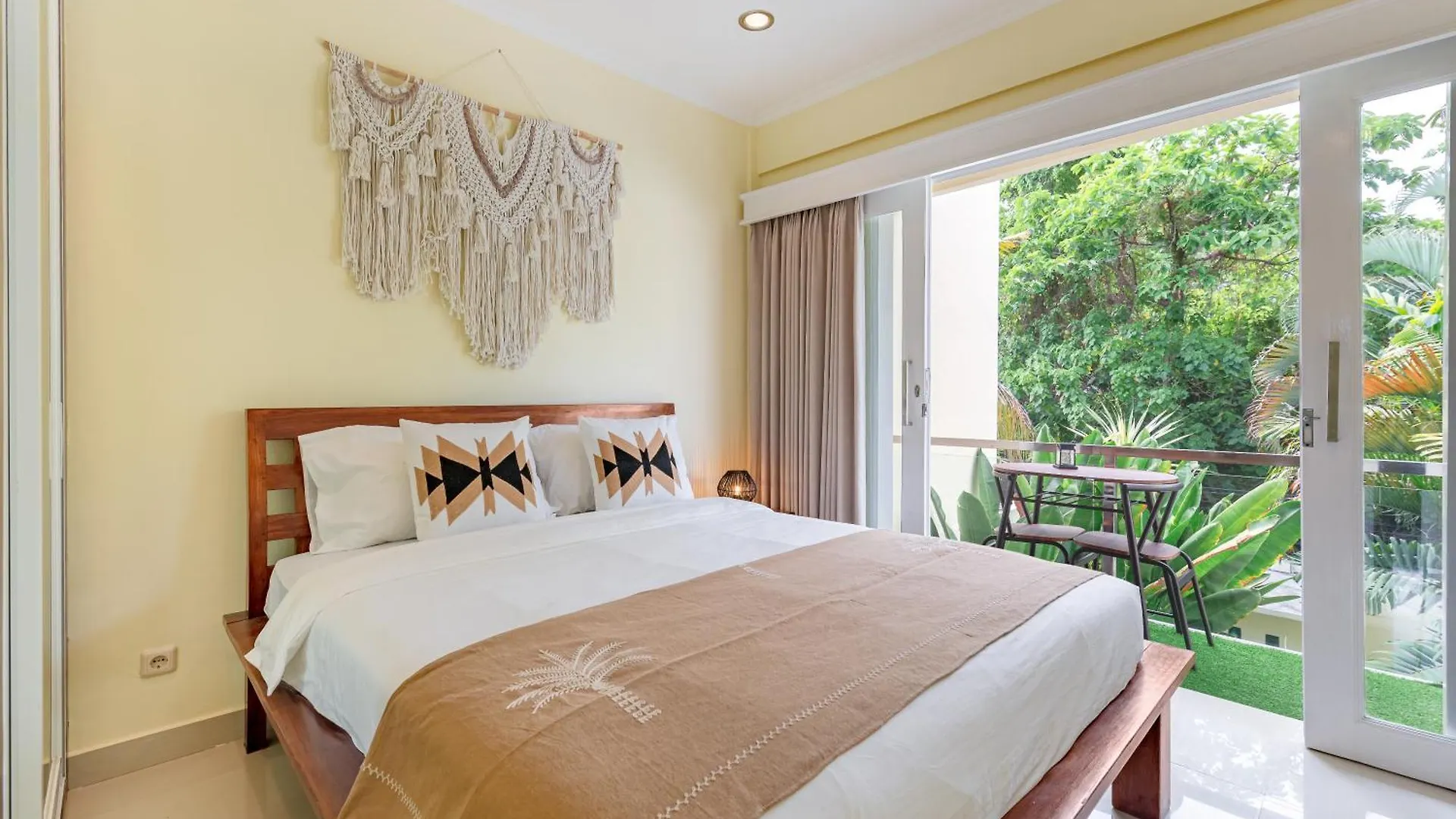 Seminyak Beach Villa Giola Kuta  Indonesia