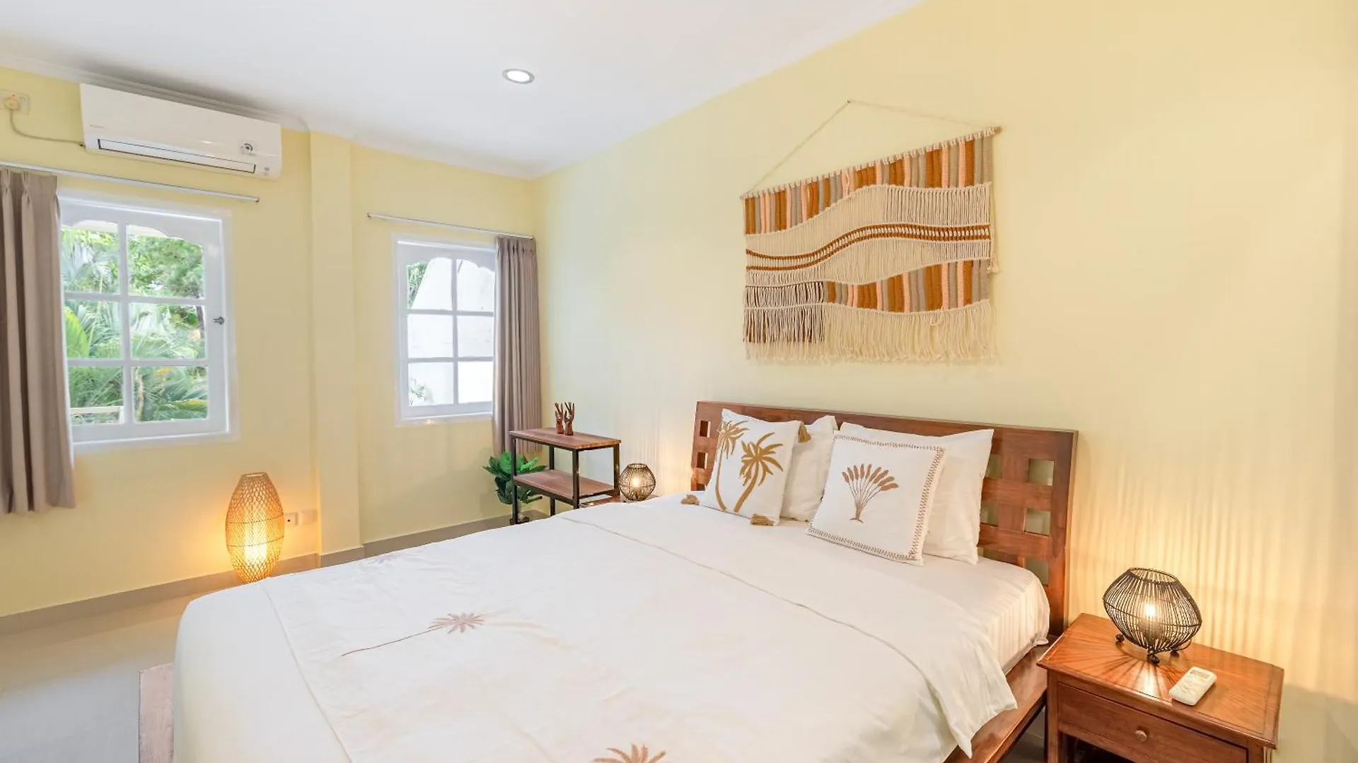 Seminyak Beach Villa Giola Kuta Lombok