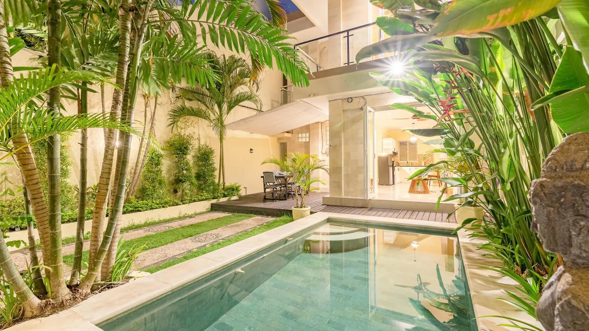 Seminyak Beach Villa Giola Kuta Lombok